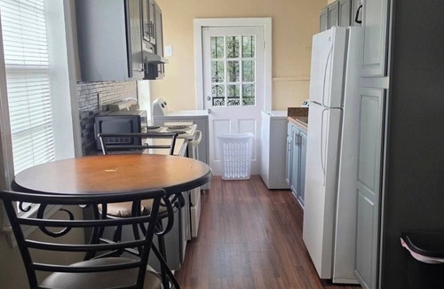 Baker House | Furnished Comfortable Home 1BR Near LSU, Downtown BR, Southern & Plants