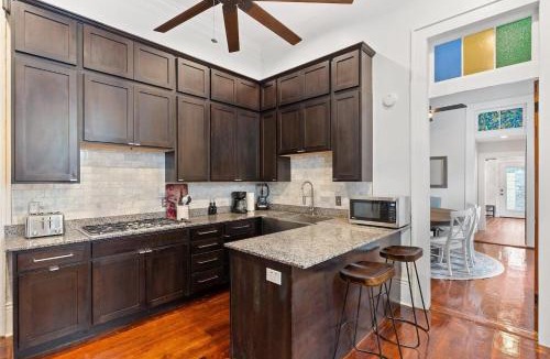 Faubourg Marigny House | Game room & patio - walk to French Quarter