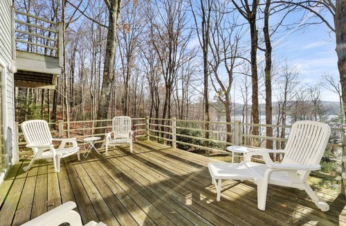 Monterey House | Garfield Grounds | Lakeside Guest Cottage Dock