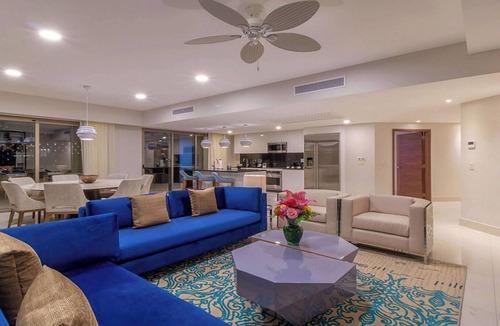 El Tezal Hotel | Garza Blanca Los Cabos 3-Bedroom 2 King, 2 Queens, Gourmet Kitchen, 3.5 Bath