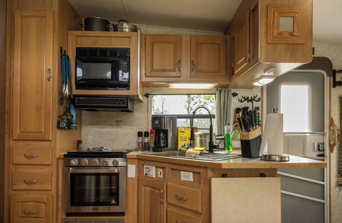 Babb House | Glacier Borealis - Cozy Glamping Trailer Home Overlooking Glacier National Park