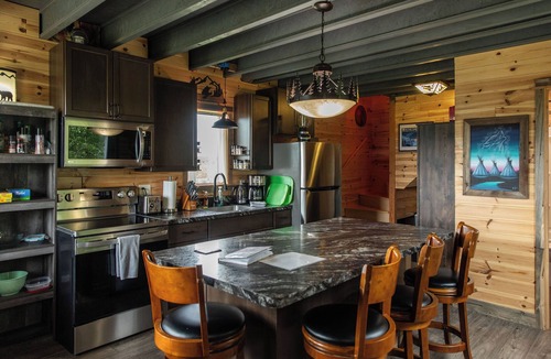 Babb House | Glacier Lookout - A Retreat Where Scenic Views of the Rockies Meet Cozy Comfort