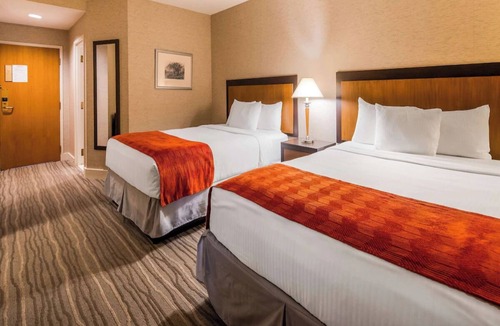 Southbury Hotel | Golf & Nature Escape Close to Quassy Park & Southford Falls State Park