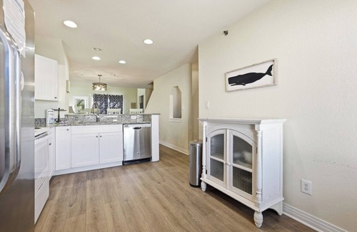 Bermuda Bay House | Good Vibes at Cambridge Cove Town Home, Family Fun Water Park, Beat Traffic with Flex-Stay
