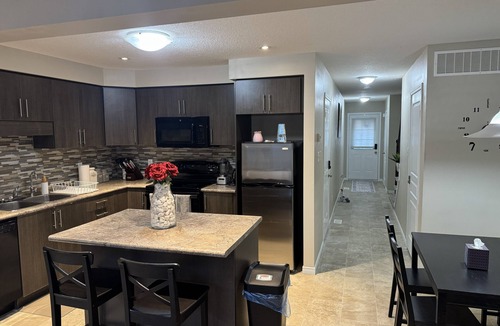 Grand River South House | Gorgeous 3-bedroom house in family friendly Kitchener neighborhood