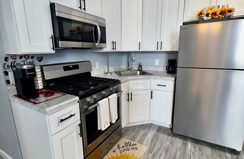 Ampere Apartment | Grand Deluxe 1BR Penthouse near Newark Airport