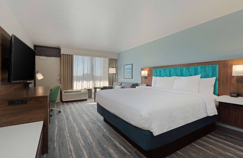 Oceanfront Hotel | Hampton Inn Cocoa Beach/Cape Canaveral