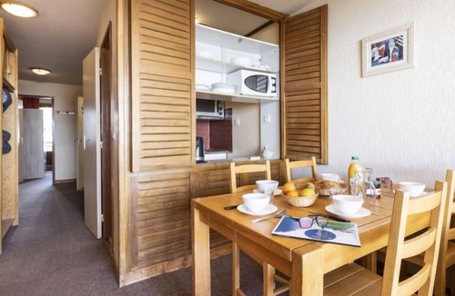 Val-Thorens Apartment | Hauts De Chaviere A13 by Interhome