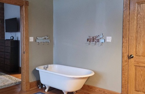 Strawberry Point Apartment | Haven Point is Spacious and Great for Families. 2nd floor apartment.