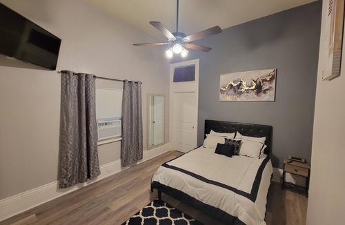 Faubourg Livaudais Condo | Heart of the city. Close to the Dome, Mardi Gras parades and many festivals.