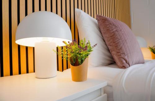 Mount Albert Apartment | Heat Pump, Heaters & Zoo, Train, Eden Park Nearby & Free Parkings