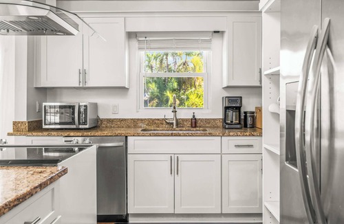 West Palm Beach House | Heated Pool Days & Palm Nights – Modern West Palm Vibes