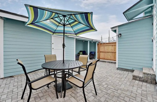 Lower Garden District Cottage | Historic New Orleans Cottage