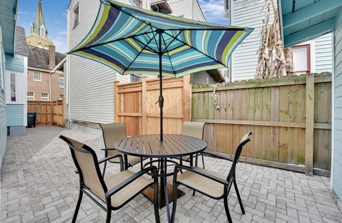 Lower Garden District Cottage | Historic New Orleans Cottage