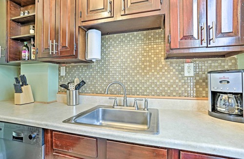 Poughkeepsie Apartment | Historic Poughkeepsie Apt - Walkable Location