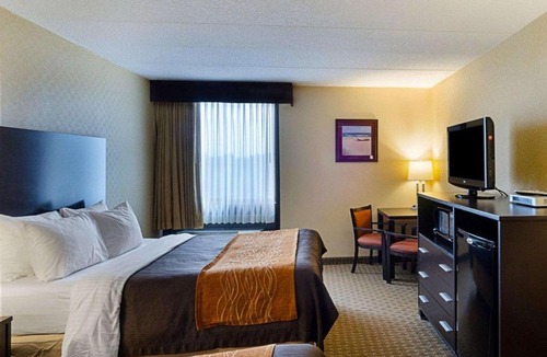 Fall River Hotel | Holiday Inn Express - Fall River North
