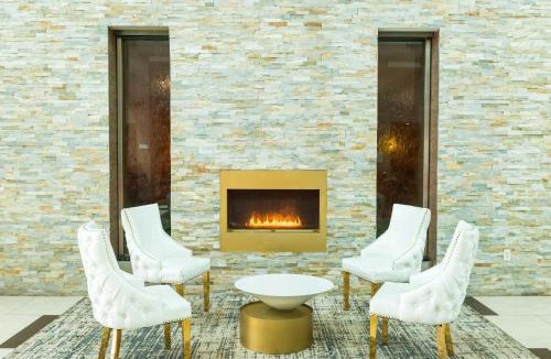 Plainview Hotel | Holiday Inn Plainview-Long Island by IHG