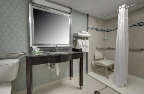 Plainview Hotel | Holiday Inn Plainview-Long Island by IHG
