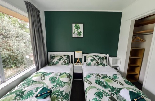 Birkdale Apartment | Home away from Home - Jungle style