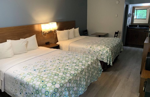 New London Hotel | HomeTowne Studios By Red Roof Mystic - New London
