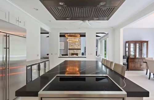 Norwalk Apartment | Honeymoon Suit