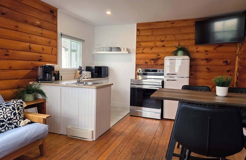 Hunts Point Cabin | Hunts Point 2-BR Coastal Retreat - Cottage # 4