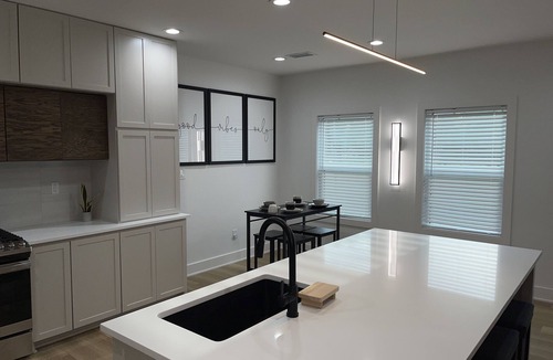 Mid City North House | Introducing "ElevateVR Living" Your New Baton Rouge 3 Story Retreat Sleeps 14
