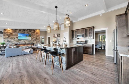 Mayhew House | Lake Norman Breakaway w/Beach, Hot Tub & Optional Boat Rental