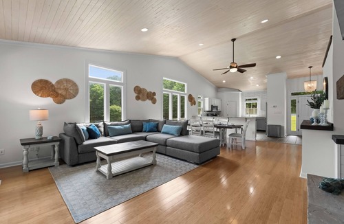 Mayhew House | Lakefront Retreat Dock + Hot Tub + Game Room + Fire Pit | Cove's End