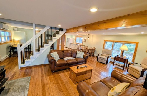 Annapolis Subdivision D House | Lakefront Retreat - Idyle Acre - East Lake NS