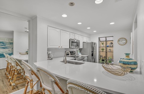 Sandestin House | Lakefront Views ~ Golf Cart ~ Private Patio ~ Pool