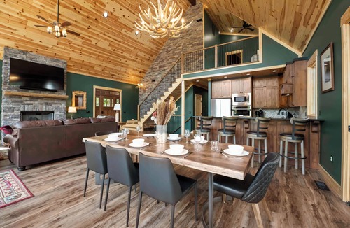 Lake Norman of Catawba House | Lakefront w/Pool, Hot Tub, Theater, Sleeps 20+ | Black Bear Lodge by AvantStay