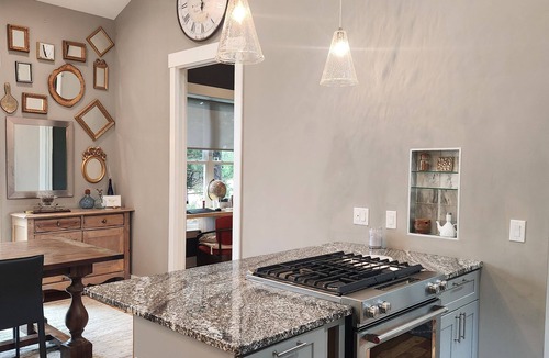 Belmont House | Lakeside 4-BR house with 500 ft of shoreline in Belmont