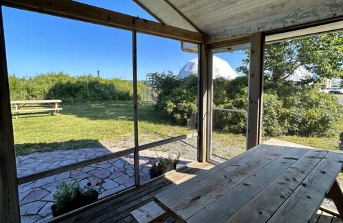 West Bay Cottage | Lakeside Luxury Cottage & Hot Tub
