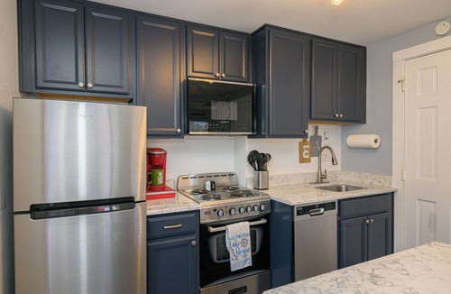 Lake Pocotopaug Cottage | Lakeview Carriage House with Spectacular Sunset Views