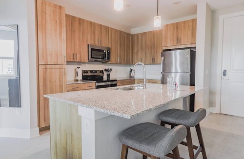 Interchange Square Apartment | Landing | Spectacular 2BD, Clubhouse, Gym