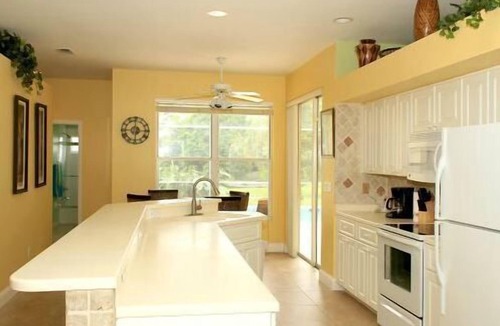 Central Naples House | Large 3 Brd Briarwood Lake-View Pool Villa NEWLY renovated Bathroom