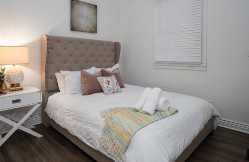Faubourg Marigny Villa | Large Group? 10 BR! Perfect Location by YouRent