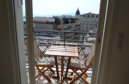 Cannes City Centre Apartment | Large Studio 31m2 Cannes Croisette