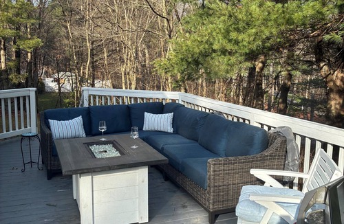 Foxboro House | Less than 2 km from Gillette Stadium 4 BR/3BA House in Foxboro
