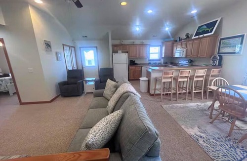 Colington Harbour House | Lily's Pad