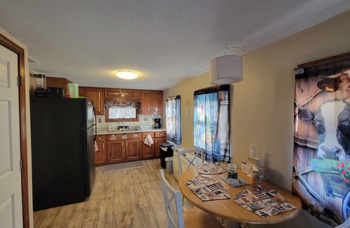 Ware House | Little House Inn - Private Home - Secluded - Ware - 2 bedroom, sleeps 6