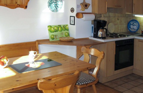 Einode bei Villach Villa | Lovely apartment in villa for 4 guests with WIFI, TV, terrace and pets allowed