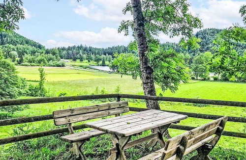 Sankt Urban Apartment | Lovely apartment for 4 guests with WIFI, pool, TV and balcony