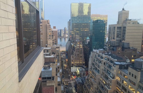 Midtown East Apartment | Luxe 1bd condo at Midtown 45, king bed, full ktc amazing city views from lounge