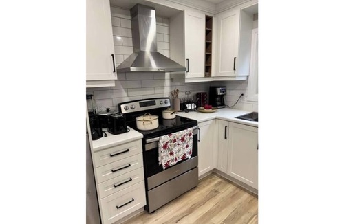 Rosemount House | Luxe 3BR. Clean Central & Bright