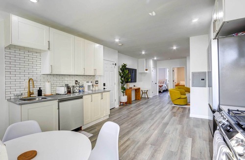 The Waterfront Apartment | 'LUXE Launch Pad' Apt in Walkable Location!