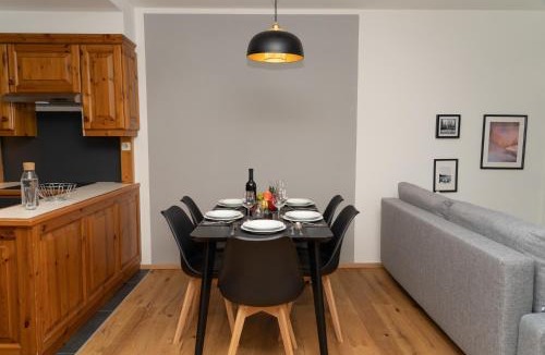 Kanzelhohe Apartment | Luxescape-Traumaussicht-Wandergebiet-Paragleiten-Mountainbiken-Erlebnis CARD