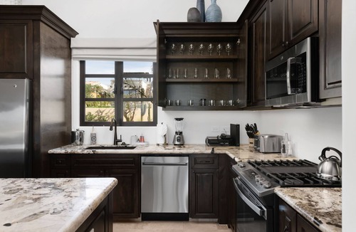 Cabo San Lucas Villa | Luxurious 4 BR Private Pool & Putting Green + Golf Cart at Diamante