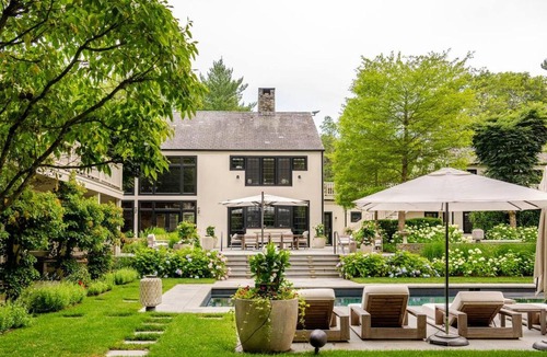 Northwest Harbor Villa | Luxurious 8 Bedroom Retreat with Pool East Hampton